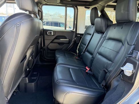 Used 2021 Jeep Wrangler Unlimited Sahara image 18