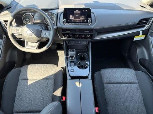 Certified 2026 Nissan Rogue SV FWD image 6