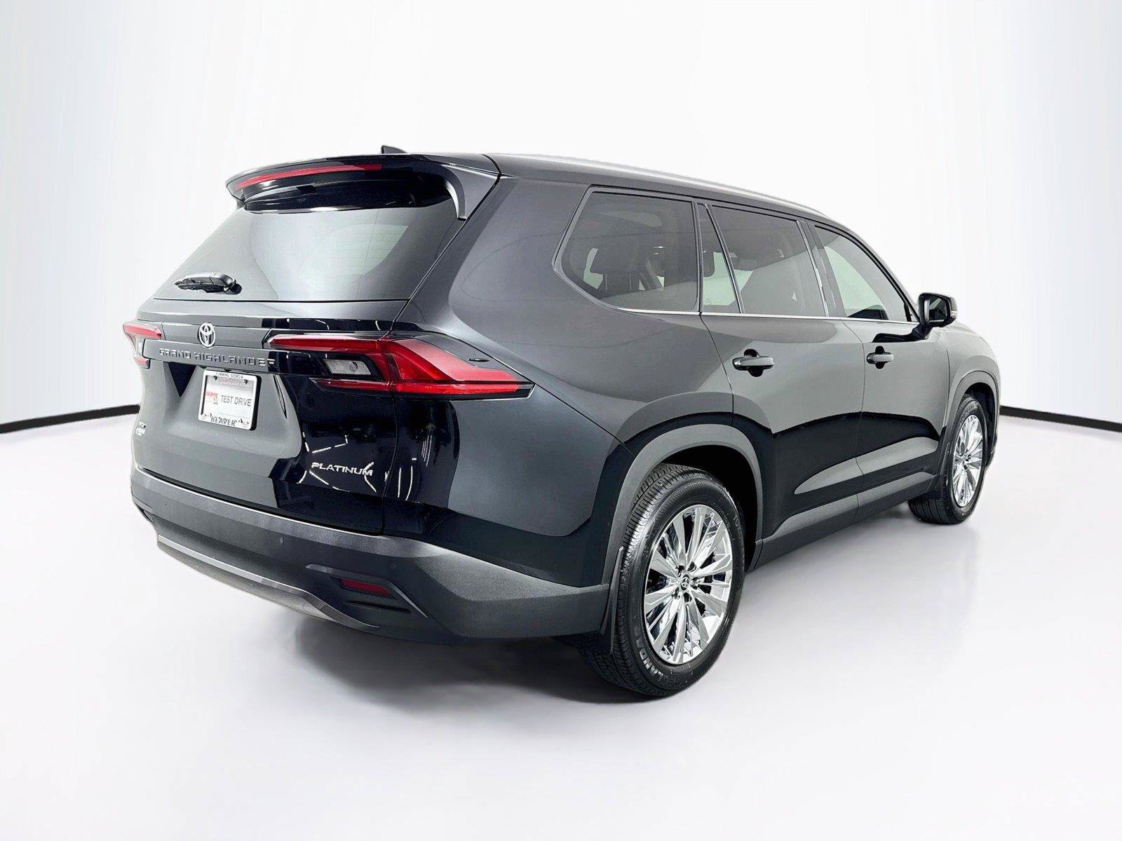Used 2026 Toyota Grand Highlander AWD image 2