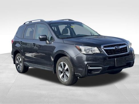 Used 2018 Subaru Forester 2.5i Premium w/ All-Weather Package image 3