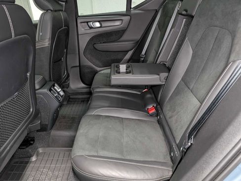 Used 2021 Volvo XC40 T5 R-Design w/ Advanced Package image 23