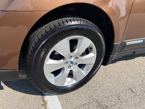 Used 2012 Subaru Outback 2.5i Limited w/ Moonroof Pkg AWD/4WD image 26