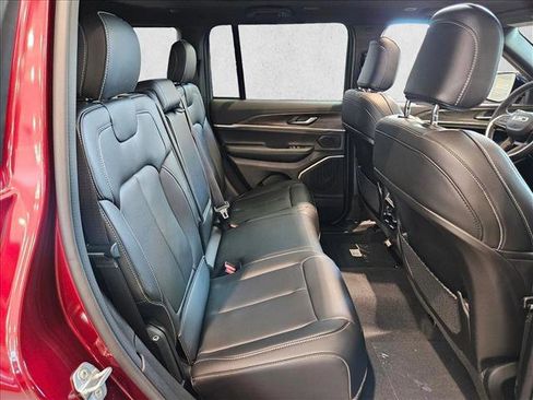 New 2026 Jeep Grand Cherokee Limited w/ Limited Altitude Package AWD/4WD image 16