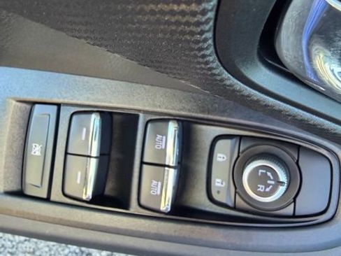 Used 2025 Subaru Crosstrek 2.5i Limited AWD/4WD image 18