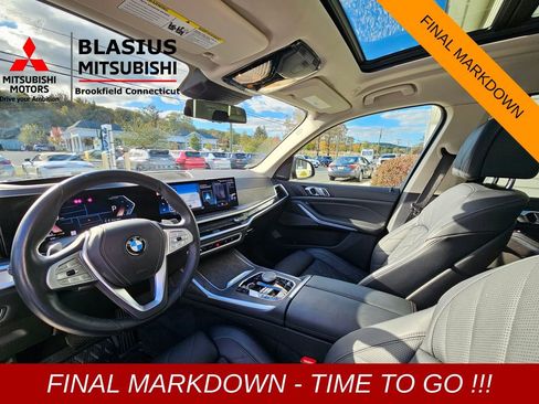 Used 2023 BMW X7 xDrive40i w/ Premium Package image 11