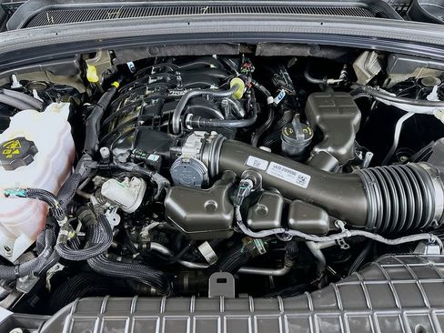 Certified 2023 Jeep Grand Cherokee Laredo w/ Luxury Tech Group I image 42