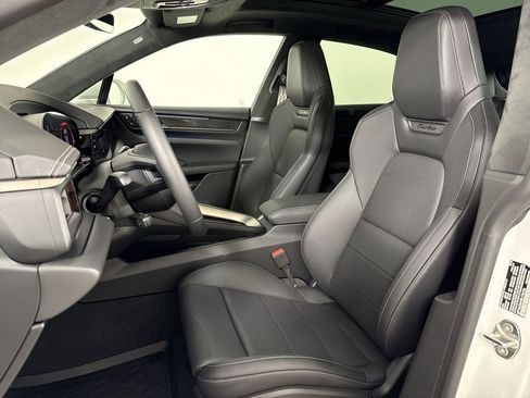 Certified 2025 Porsche Macan Turbo Electric AWD/4WD image 5