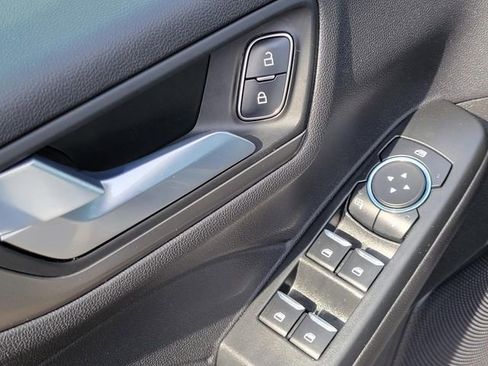 Used 2024 Ford Escape SE image 11