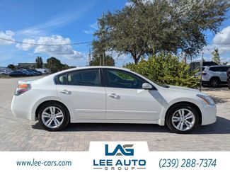 Used 2011 Nissan Altima 3.5 SR w/ 3.5SR Premium Pkg video 2