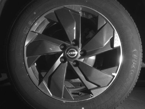 Used 2025 Nissan Rogue SV image 14