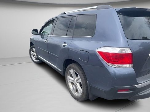 Used 2012 Toyota Highlander Limited w/ Tow Pkg image 12