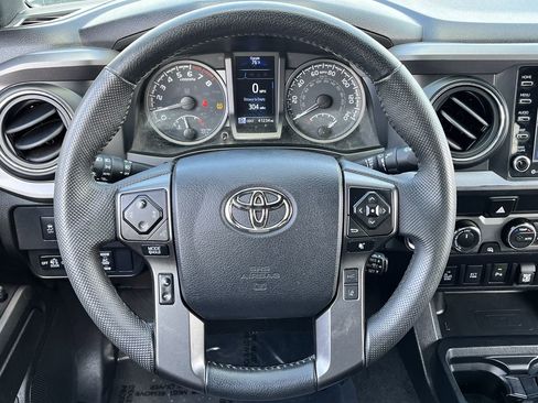Used 2023 Toyota Tacoma TRD Sport w/ Technology Package image 11