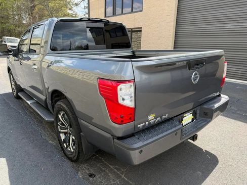 Used 2017 Nissan Titan SV RWD image 9