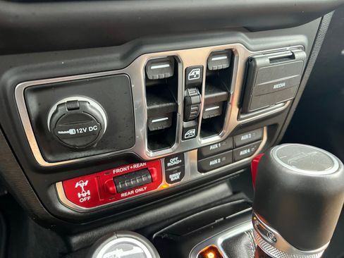 Used 2021 Jeep Gladiator Rubicon image 15