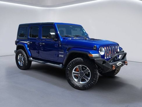 Used 2018 Jeep Wrangler Unlimited Sahara AWD/4WD image 2