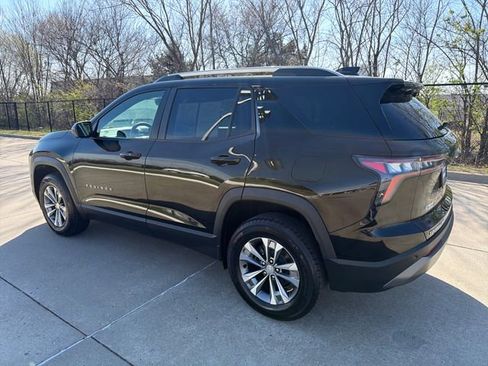 Used 2025 Chevrolet Equinox LT w/ Convenience Package II image 3