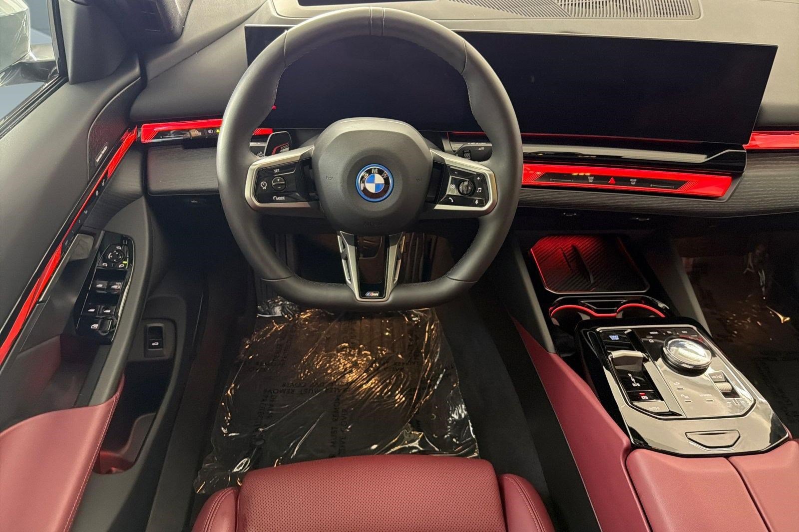 Used 2026 BMW i5 eDrive40 w/ M Sport Package RWD image 30