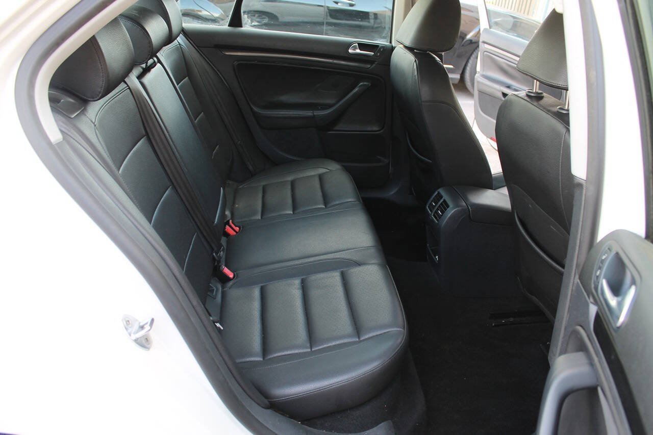 Used 2010 Volkswagen Jetta Limited Edition FWD image 29