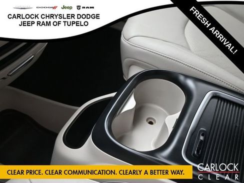 Used 2021 Chrysler Pacifica Touring-L image 27