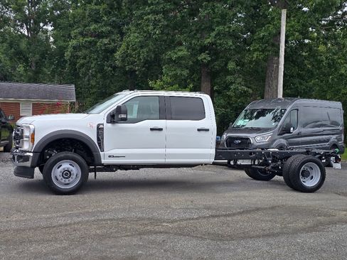 New 2025 Ford F450 XLT image 23