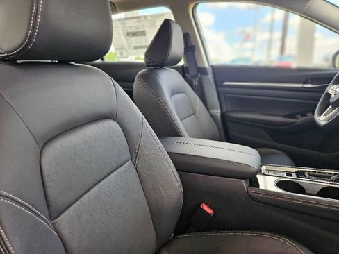 New 2025 Nissan Altima 2.5 SL image 11