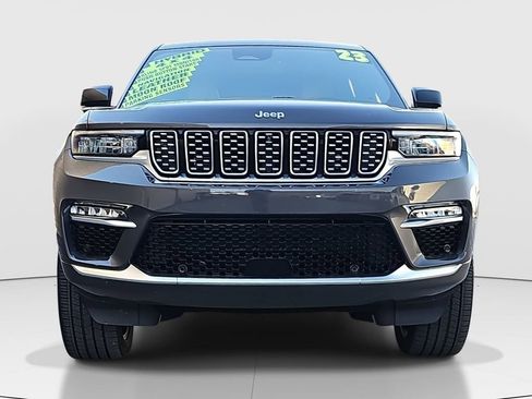 Used 2023 Jeep Grand Cherokee Summit image 2