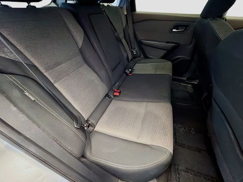Used 2023 Nissan Rogue SV AWD/4WD image 14