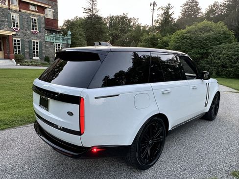 Used 2023 Land Rover Range Rover SE AWD/4WD image 10