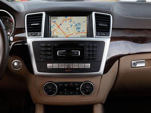 Used 2016 Mercedes-Benz GL 450 4MATIC image 38