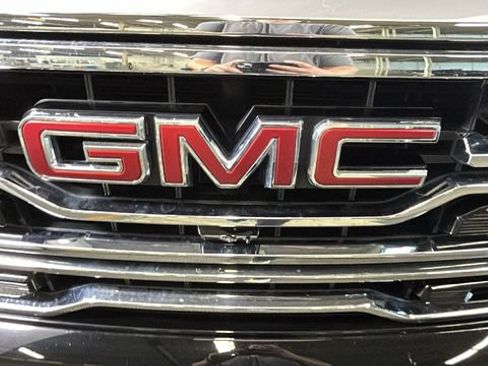 Used 2024 GMC Sierra 1500 SLT w/ SLT Premium Package AWD/4WD image 8