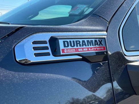 New 2025 GMC Sierra 2500 SLT w/ SLT Premium Package image 11