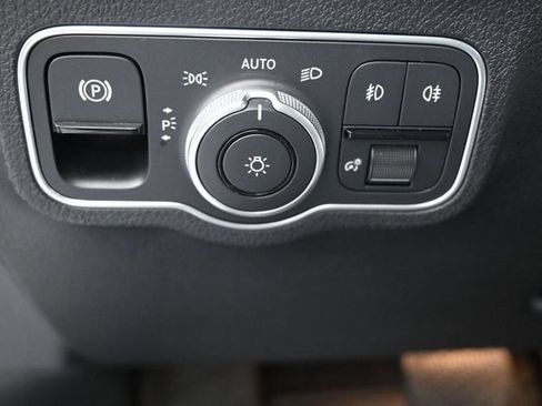 Used 2024 Mercedes-Benz GLB 250 4MATIC image 20