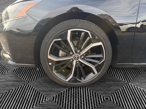 Used 2024 Nissan Altima 2.5 SR w/ SR Premium Package FWD image 15