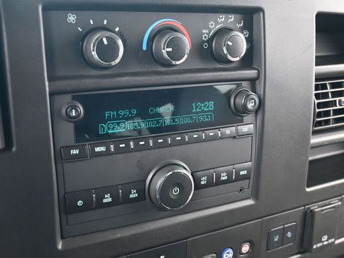 Used 2020 GMC Savana 3500 LT w/ LT Preferred Equipment Group image 23