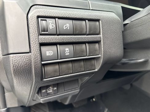 Used 2025 Toyota Tacoma SR AWD/4WD image 55