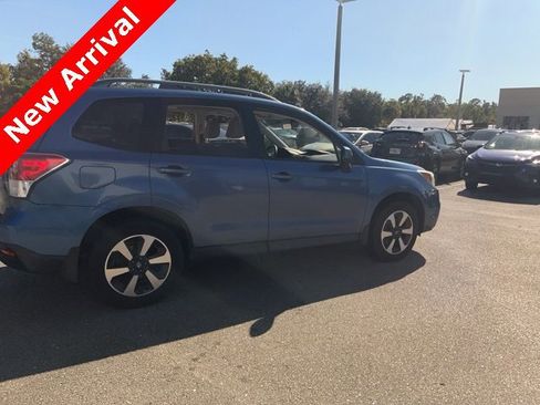 Used 2017 Subaru Forester 2.5i Premium w/ All-Weather Package image 10