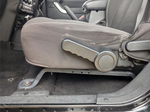 Used 2015 Jeep Wrangler Unlimited Sahara w/ Connectivity Group image 14