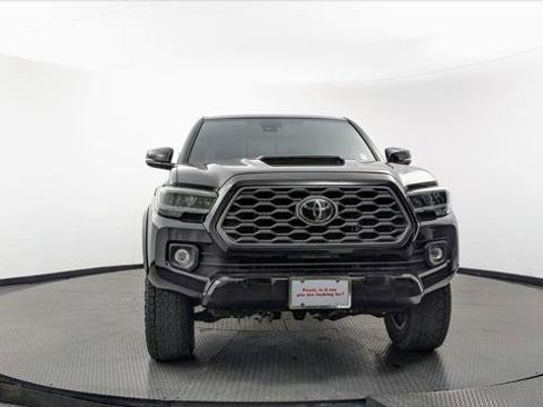 Used 2022 Toyota Tacoma TRD Sport w/ TRD Premium Sport Package AWD/4WD image 12