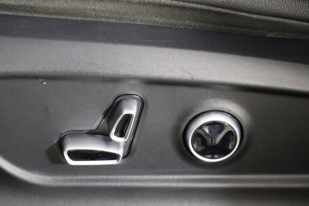 Used 2023 Maserati Grecale GT AWD/4WD image 23