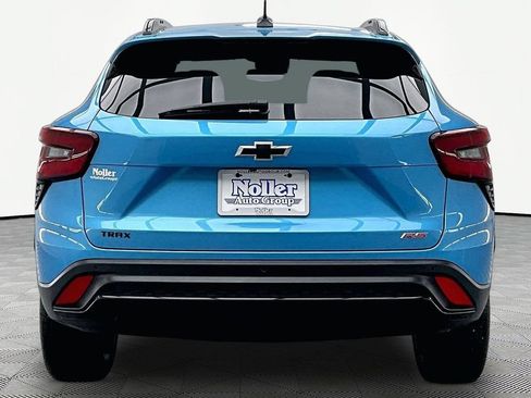 Used 2025 Chevrolet Trax RS w/ Driver Confidence Package FWD image 4