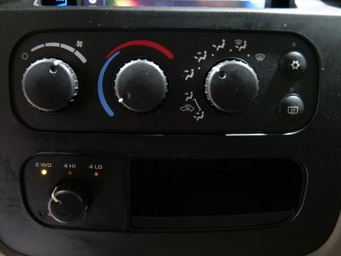 Used 2005 Dodge Ram 2500 Truck SLT w/ Light Group image 23