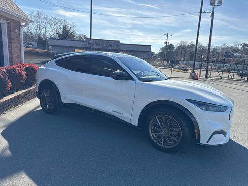 Used 2021 Ford Mustang Mach-E Premium image 7