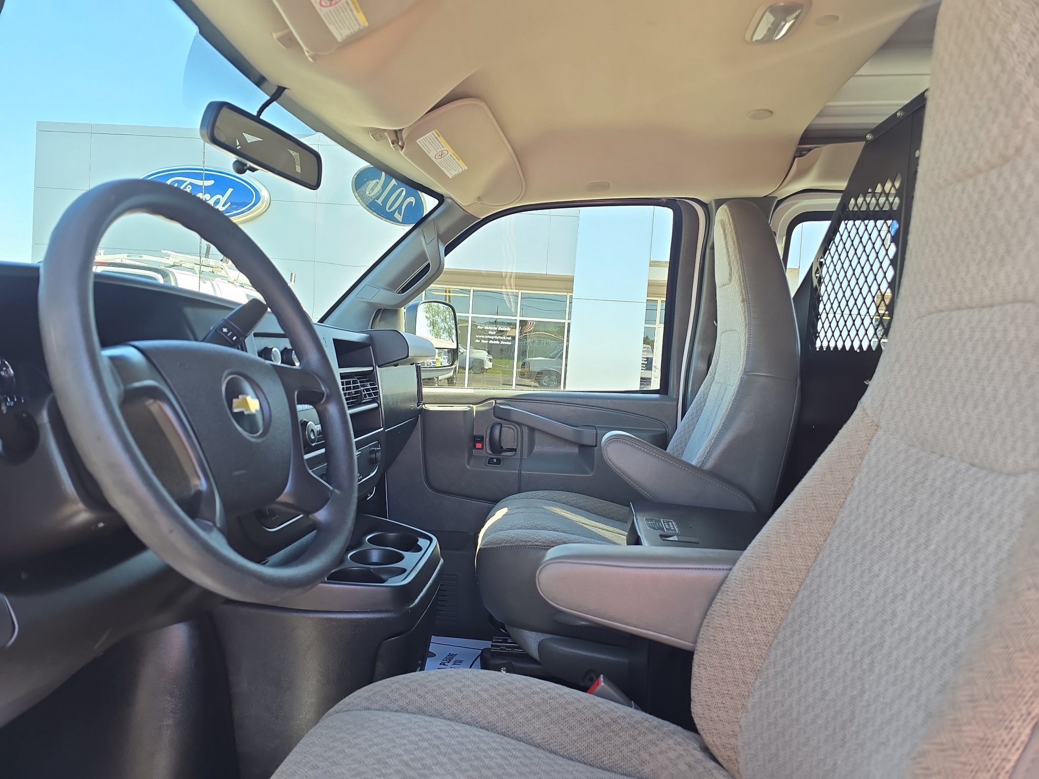 Used 2016 Chevrolet Express 2500 RWD image 16