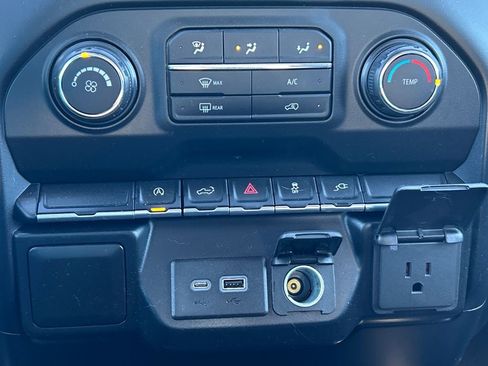 Used 2021 Chevrolet Silverado 1500 Custom image 16