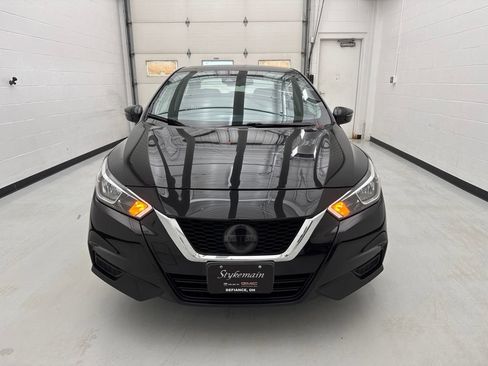 Used 2021 Nissan Versa SV FWD image 2