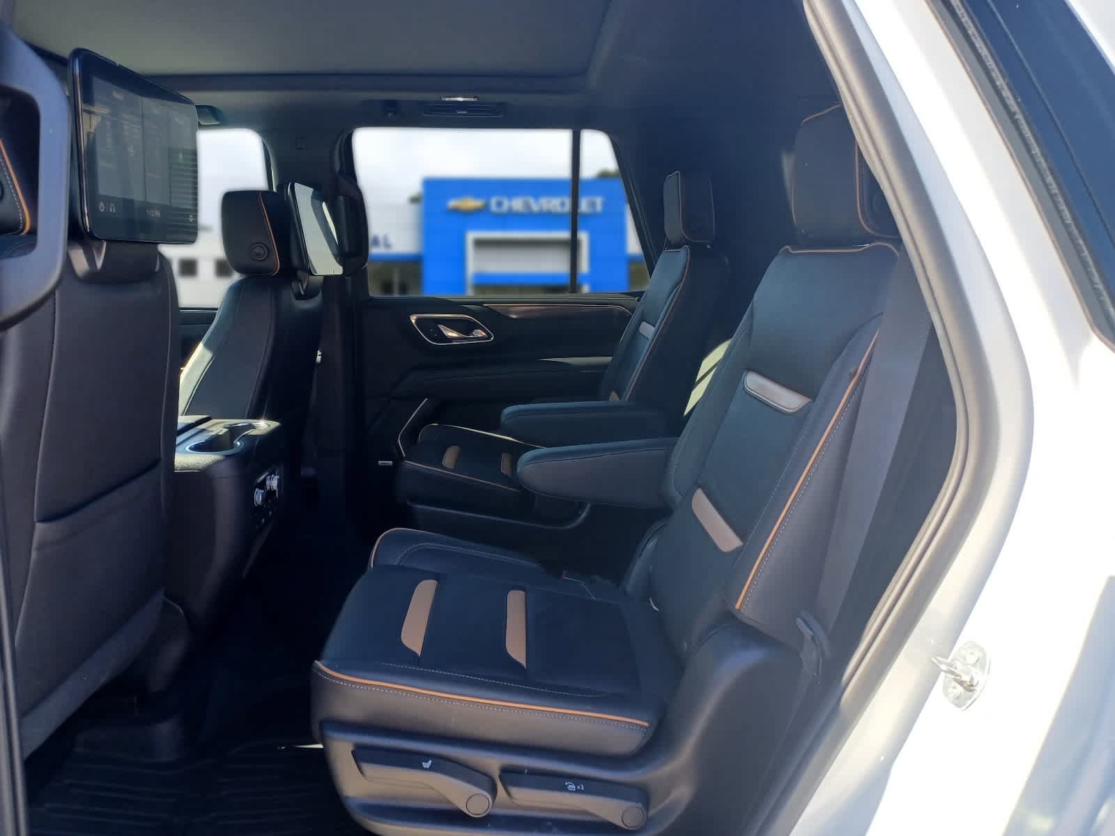 Used 2021 GMC Yukon AT4 w/ AT4 Premium Package AWD/4WD image 24