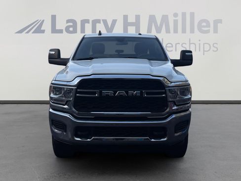 Used 2024 RAM 3500 Tradesman w/ Chrome Appearance Group image 8