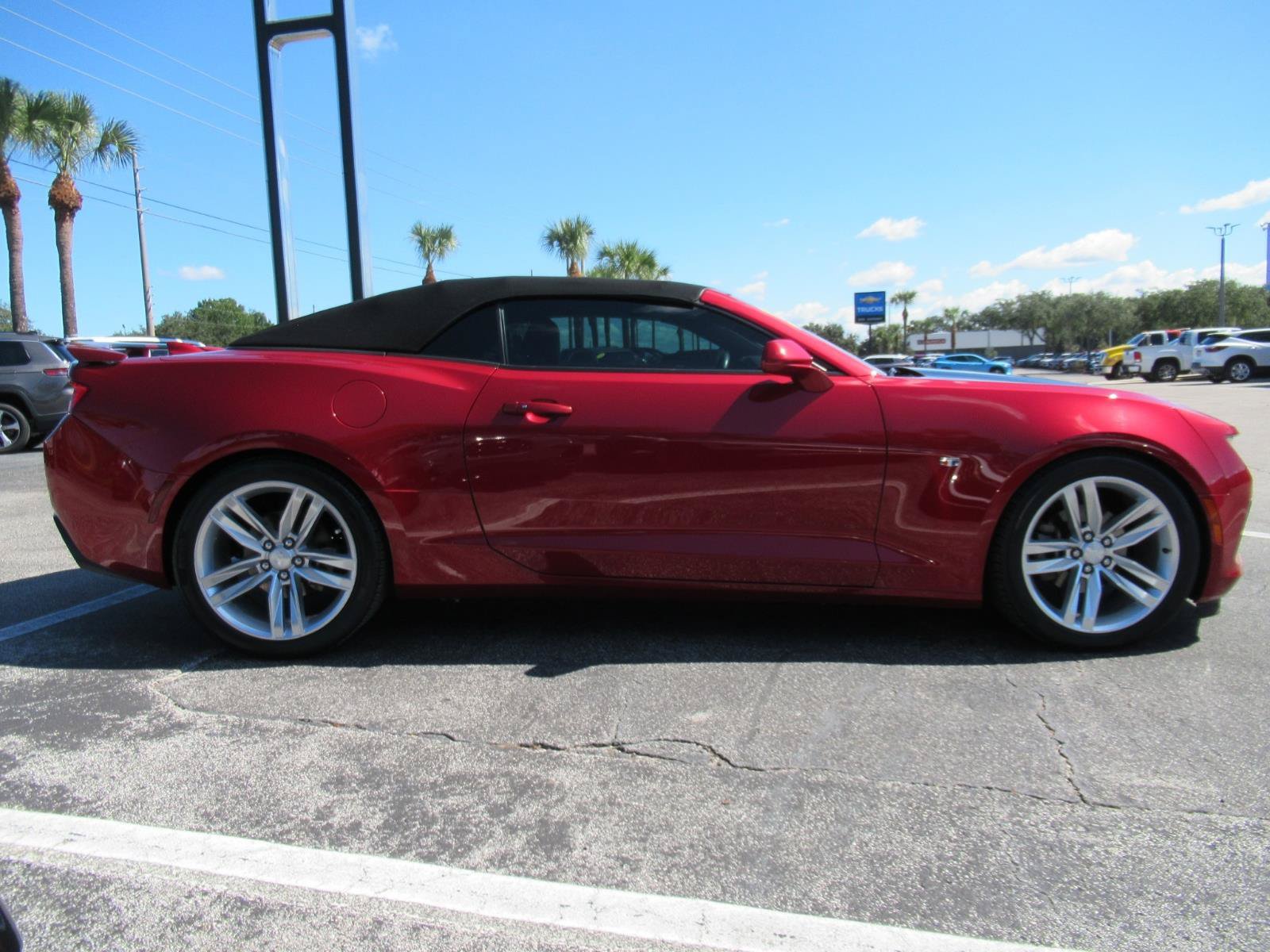 Used 2017 Chevrolet Camaro LT RWD image 4
