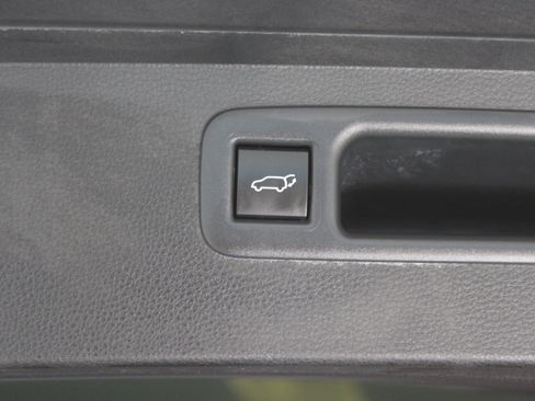Used 2023 Toyota Highlander XSE FWD image 35