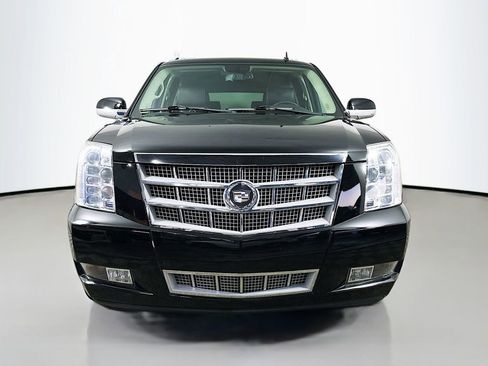 Used 2011 Cadillac Escalade ESV Platinum image 2